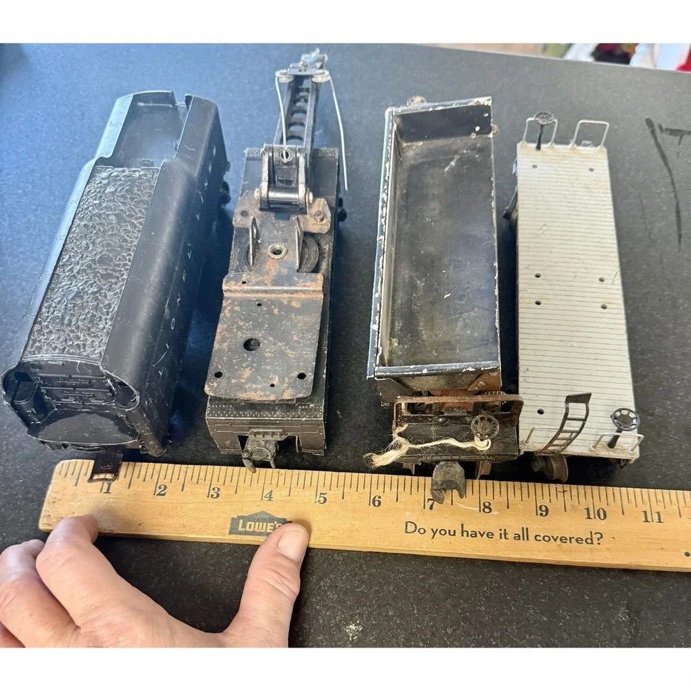Lionel Trains 4Pk. Coal Car, Crane, Dump Trailer Vintage Untested